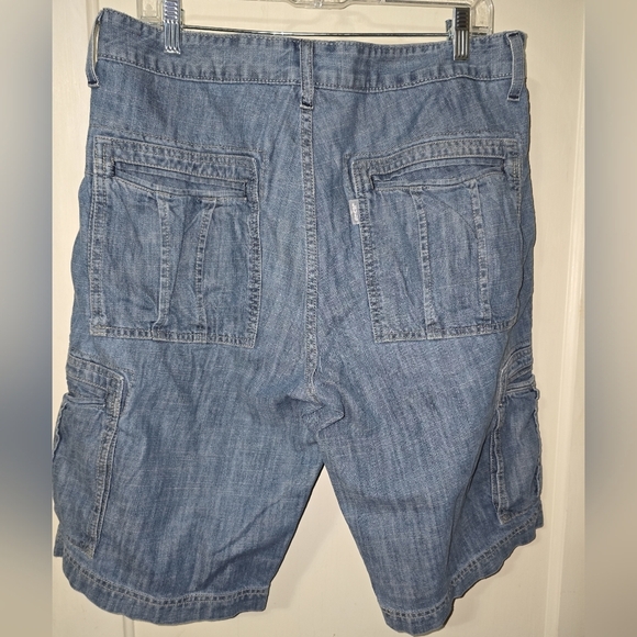 Levis Silvertab Denim Cargo Shorts Blue Wash Baggy Fit Size 33W - Picture 2 of 10